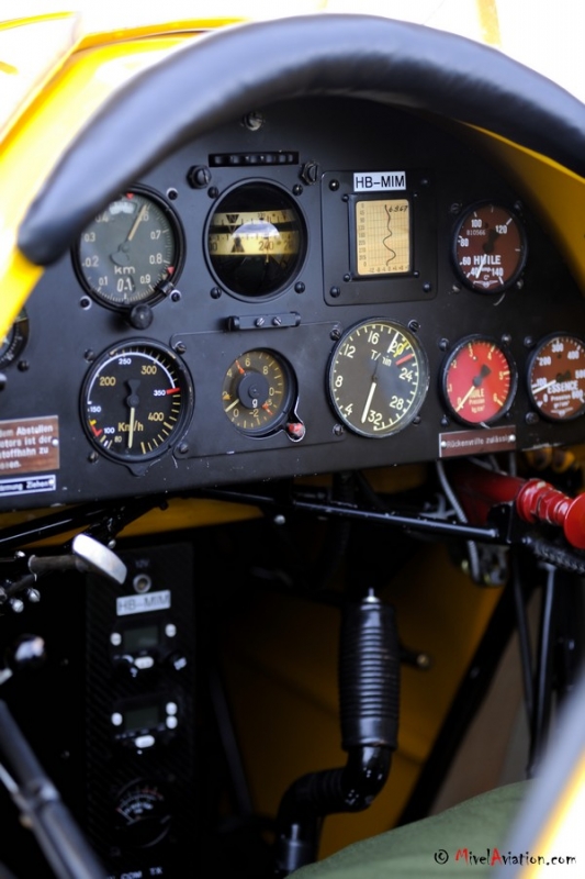 3199 cockpit.JPG